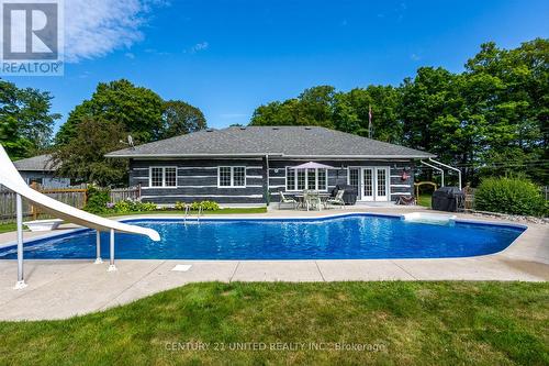 659 Carveth Dr, Cavan Monaghan, ON - Outdoor With In Ground Pool With Backyard