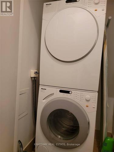 1604 - 80 John Street W, Toronto, ON - Indoor Photo Showing Laundry Room
