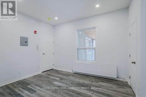 #102 -210 Carlton St, Toronto, ON - Indoor Photo Showing Other Room