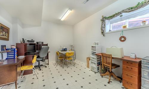 2410 Aspen Place, Creston, BC - Indoor Photo Showing Office