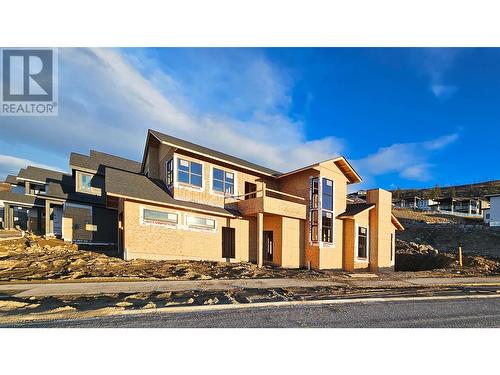 5557 Foothill Court, Kelowna, BC - Outdoor With Facade