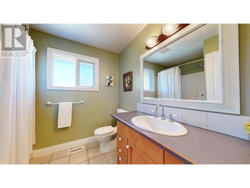 614 Wilson Mountain Road, Oliver, BC - Indoor Photo Showing Bathroom