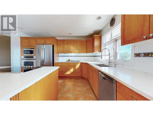 614 Wilson Mountain Road, Oliver, BC - Indoor Photo Showing Kitchen With Double Sink