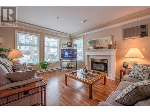 3300 Centennial Drive Unit# 114, Vernon, BC - Indoor Photo Showing Living Room With Fireplace