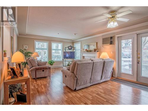 3300 Centennial Drive Unit# 114, Vernon, BC - Indoor Photo Showing Living Room