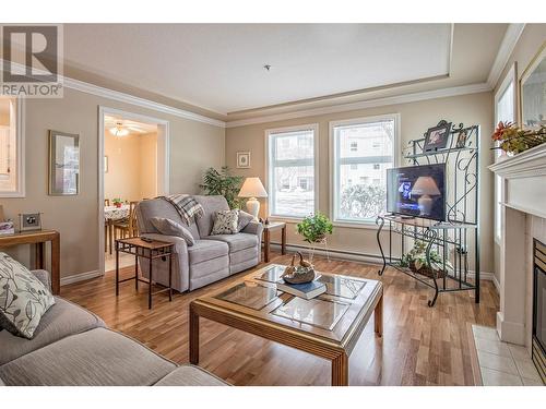 3300 Centennial Drive Unit# 114, Vernon, BC - Indoor Photo Showing Living Room