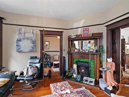 672 Niagara St, Victoria, BC - Indoor With Fireplace
