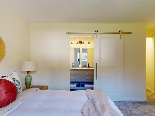 6765 Klahanie Dr, Powell River, BC - Indoor Photo Showing Bedroom