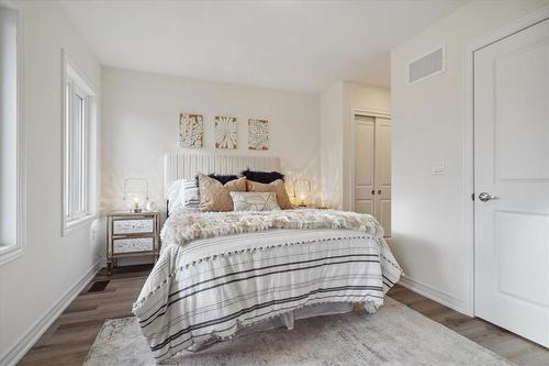 527 Shaver Road|Unit #Unit 16, Ancaster, ON - Indoor Photo Showing Bedroom