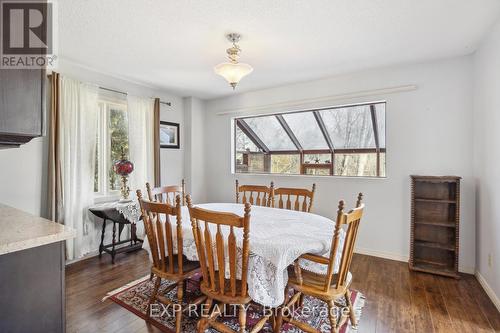 95 Credit Road, Caledon, ON - Indoor Photo Showing Dining Room