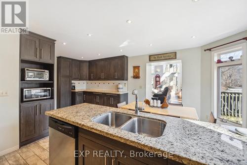 95 Credit Road, Caledon, ON - Indoor Photo Showing Kitchen With Double Sink
