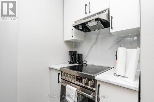 38 Inchbury St, Hamilton, ON - Indoor Photo Showing Kitchen