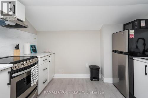 38 Inchbury Street, Hamilton, ON - Indoor Photo Showing Kitchen