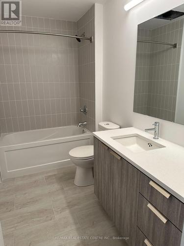 415 - 120 Huron Street, Guelph, ON - Indoor Photo Showing Bathroom