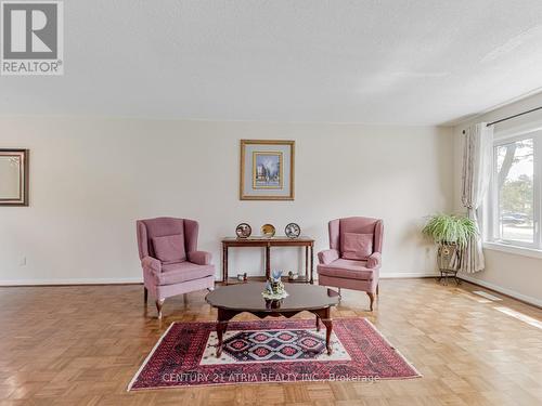 12 Blackforest Drive, Richmond Hill, ON - Indoor Photo Showing Living Room