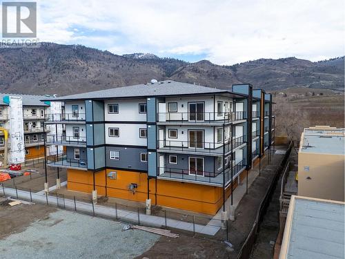 5620 51St Street Unit# 305, Osoyoos, BC - Outdoor