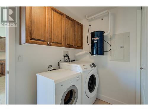 3996 Beach Avenue Unit# 313, Peachland, BC - Indoor Photo Showing Laundry Room