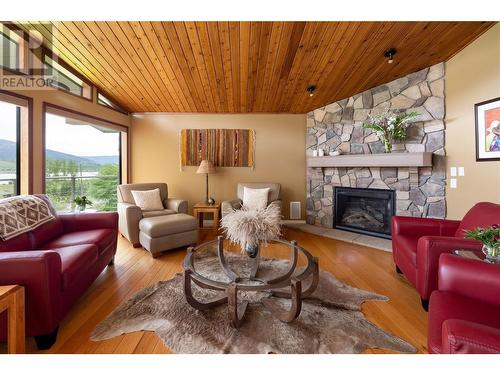7850 Old Kamloops Road, Vernon, BC - Indoor Photo Showing Living Room With Fireplace