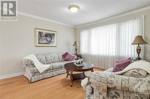 348 Galloway Drive, Orleans, ON - Indoor Photo Showing Living Room