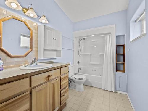 6256 Hare Road, Kamloops, BC - Indoor Photo Showing Bathroom