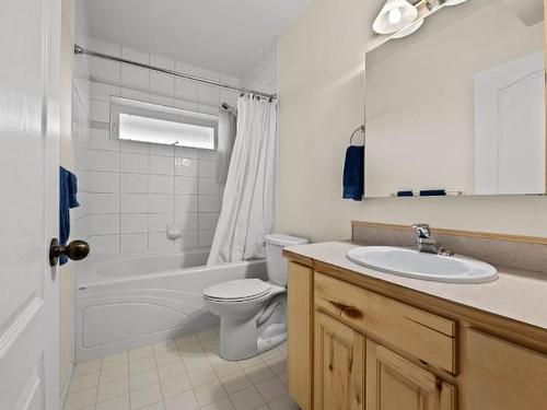 6256 Hare Road, Kamloops, BC - Indoor Photo Showing Bathroom