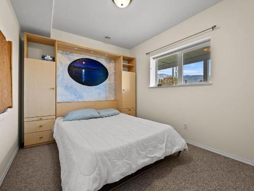 6256 Hare Road, Kamloops, BC - Indoor Photo Showing Bedroom