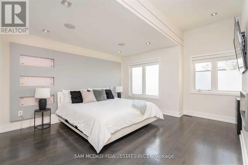 685 Montbeck Cres, Mississauga, ON - Indoor Photo Showing Bedroom