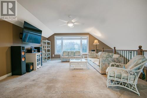 91 Seline Crescent, Barrie, ON - Indoor Photo Showing Living Room