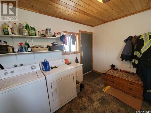 523 Cochin Avenue, Meadow Lake, SK - Indoor Photo Showing Laundry Room