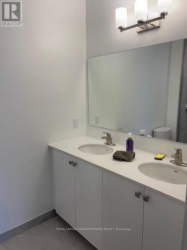 Ph1 - 19B West Street N, Kawartha Lakes, ON - Indoor Photo Showing Bathroom