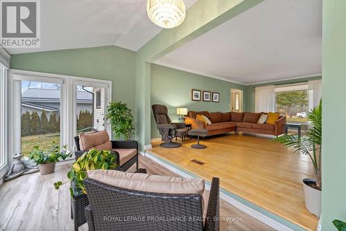 38 Harmony Rd, Belleville, ON - Indoor Photo Showing Living Room