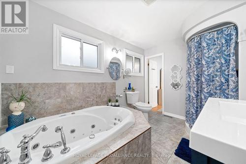 38 Harmony Rd, Belleville, ON - Indoor Photo Showing Bathroom