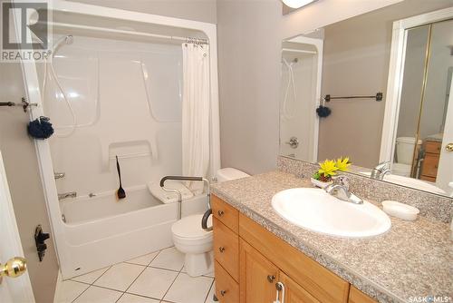 2915 37Th Street W, Saskatoon, SK - Indoor Photo Showing Bathroom