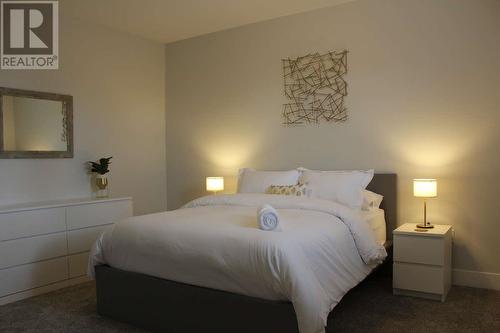 667 Victoria Drive Unit# 101, Penticton, BC - Indoor Photo Showing Bedroom