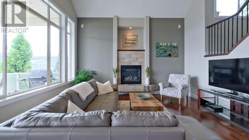 3087 Sageview Road, West Kelowna, BC - Indoor Photo Showing Living Room With Fireplace