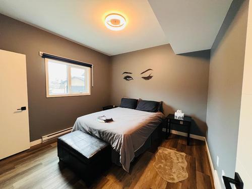 15-640 Upper Lakeview Road, Windermere, BC - Indoor Photo Showing Bedroom