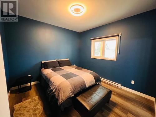 15-640 Upper Lakeview  Road, Windermere, BC - Indoor Photo Showing Bedroom