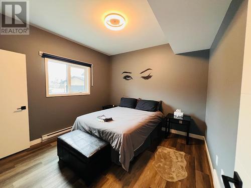 15-640 Upper Lakeview  Road, Windermere, BC - Indoor Photo Showing Bedroom