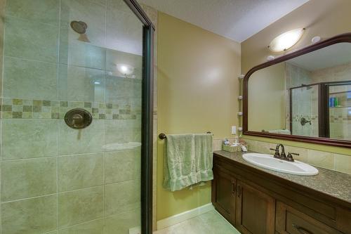 5144 Riverview Road, Fairmont Hot Springs, BC - Indoor Photo Showing Bathroom