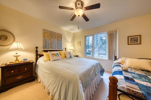 5152 Riverview Crescent, Fairmont Hot Springs, BC - Indoor Photo Showing Bedroom