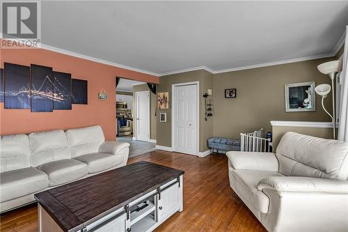 1237 Daly Avenue, Cornwall, ON - Indoor Photo Showing Living Room