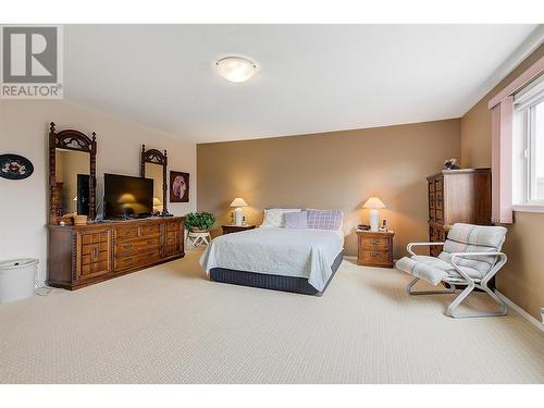 2477 Ingram Road Unit# 100, West Kelowna, BC - Indoor Photo Showing Bedroom
