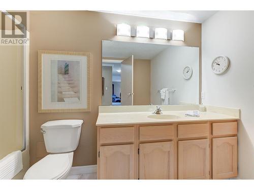 2477 Ingram Road Unit# 100, West Kelowna, BC - Indoor Photo Showing Bathroom