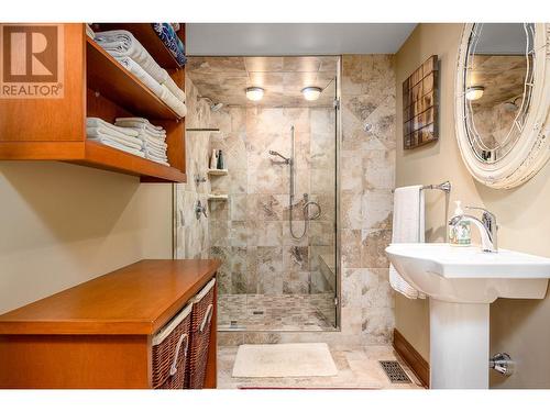 7811 Westkal Road, Coldstream, BC - Indoor Photo Showing Bathroom