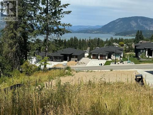 1060 16 Avenue Se, Salmon Arm, BC 