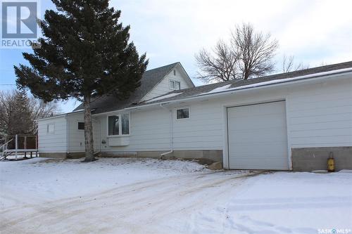 903 4Th Street S, Weyburn, SK - Outdoor With Exterior