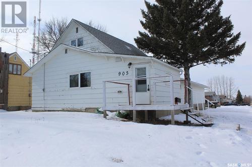 903 4Th Street S, Weyburn, SK - Outdoor With Exterior