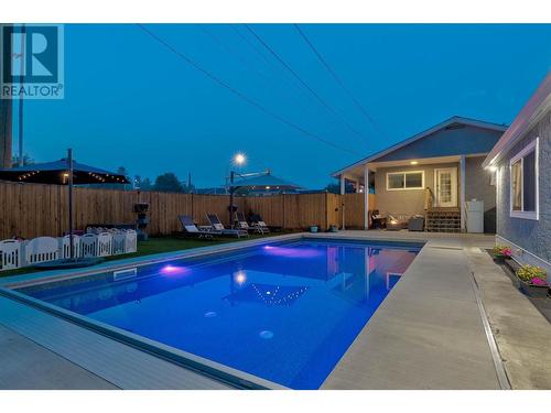 889 Cadder Avenue, Kelowna, BC - Outdoor With In Ground Pool With Backyard