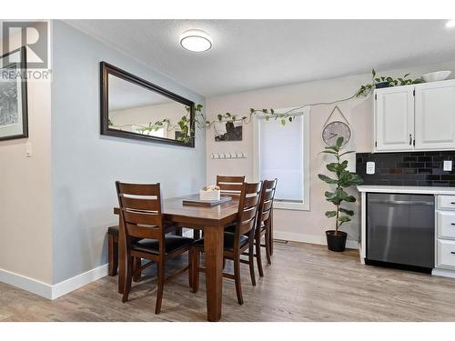 889 Cadder Avenue, Kelowna, BC - Indoor Photo Showing Dining Room