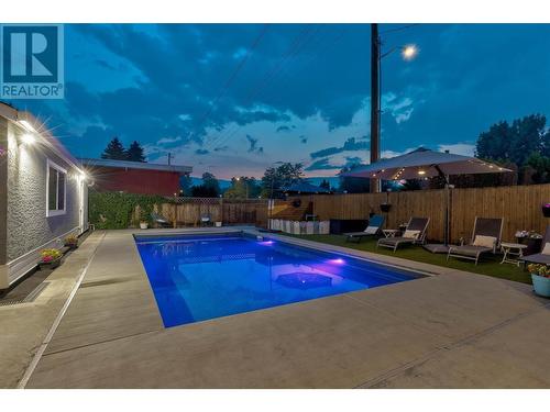 889 Cadder Avenue, Kelowna, BC - Outdoor With In Ground Pool With Backyard